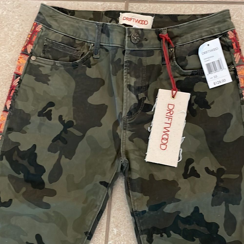 Brand New Driftwood Jackie Camo Pants‎ - Size: 25 - Picture 3 of 9